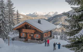 chalet-montagne-neige-personnes